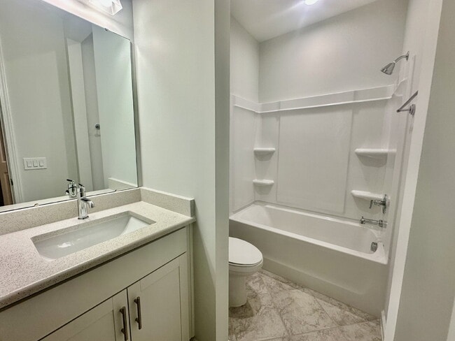 Building Photo - Margaritaville Two Bedroom Fully Furnished Home!