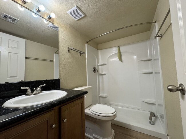 Building Photo - Melrose District 2 Bed Condo - Half Off First and Second Month