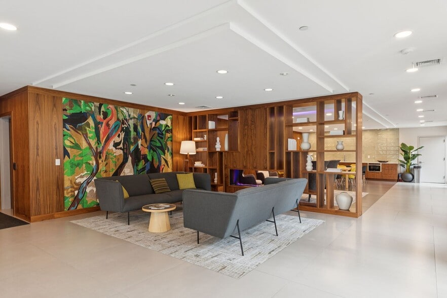 Building Photo - The Elm