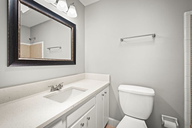 Building Photo - Newly Updated Home On Cul De Sac