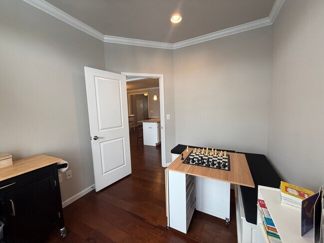 Building Photo - 3 bedroom 2.5 bathroom townhome for rent