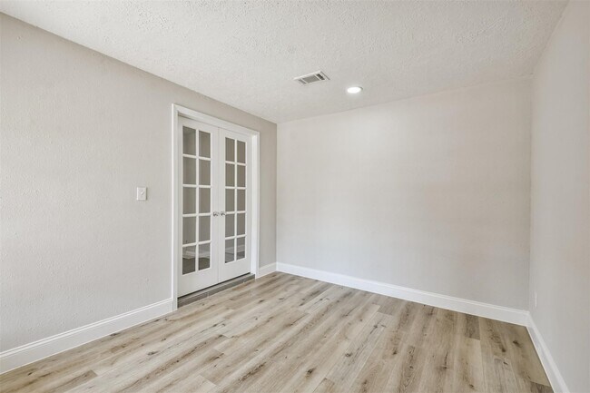 Building Photo - 23203 Pennsgrove Rd