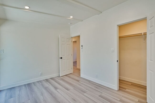 Building Photo - Charming updated 3 bedroom, 1 bathroom hom...
