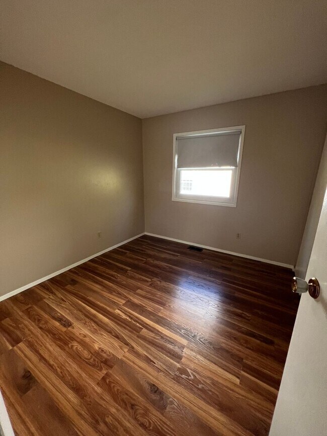 Building Photo - NEWLY RENOVATED HOME