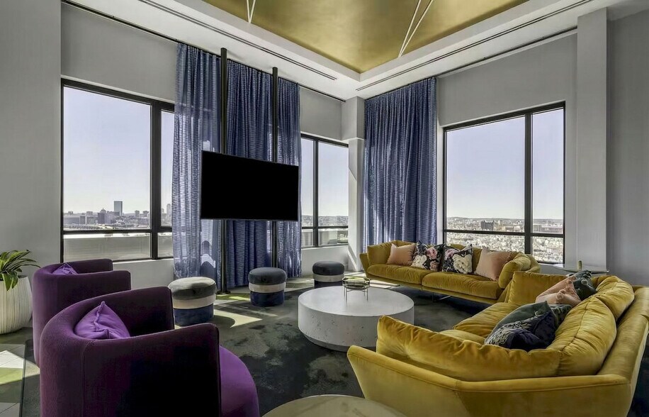 Building Photo - 485 Foley St