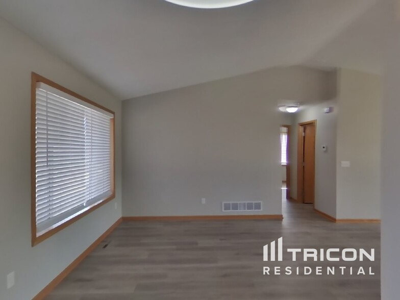 Building Photo - 6367 River Mill Dr