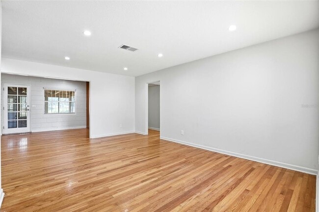 Building Photo - 1913 Baldwin Dr