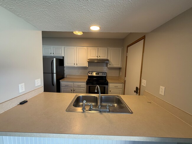 Building Photo - 1762 Queensbridge Dr