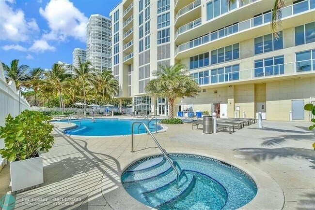 Building Photo - 16699 Collins Ave