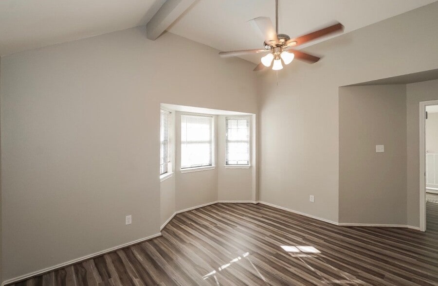Building Photo - 6915 Eagle Ridge Dr