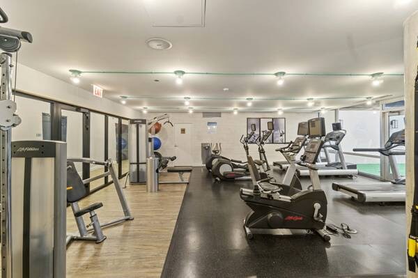 Building Photo - 1459 S State St