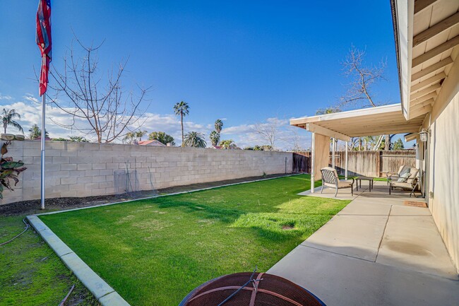 Building Photo - Cute home in Northwest Bakersfield!