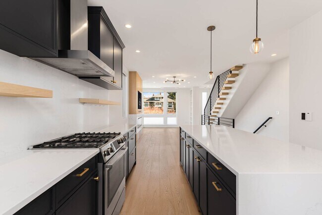 Building Photo - 2123 2nd Ave N