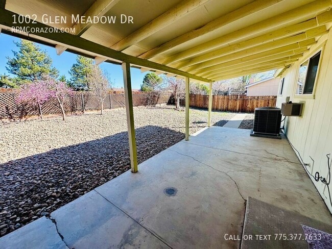 Building Photo - 1002 Glen Meadow Dr