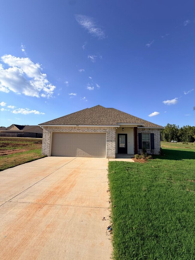 Building Photo - 302 Babineaux Ln