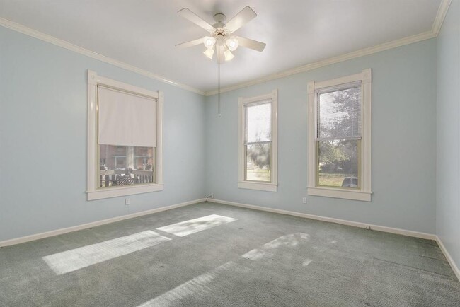 Building Photo - 205 S Rio Grande St