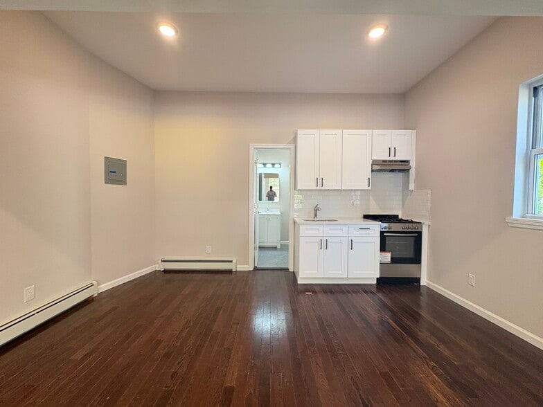 Unit 1 - 1607 Kerrigan Ave