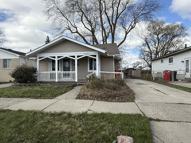 Primary Photo - 28219 Felician St