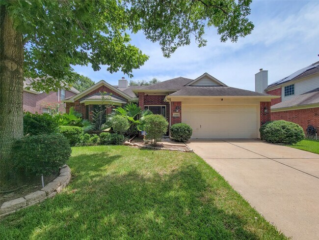 Primary Photo - 2431 Edgewood Dr