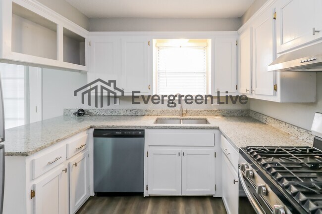 Building Photo - 1413 Sunrise Dr