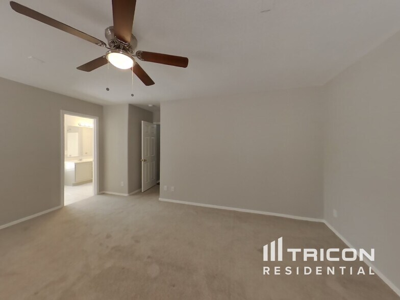 Building Photo - 10718 E Arbor Ave