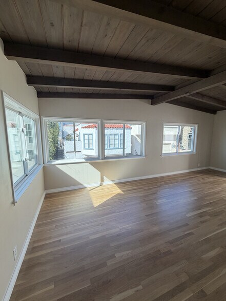 Building Photo - 221 Marine Ave