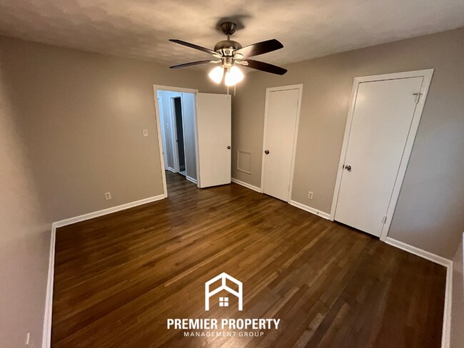 Building Photo - NEWLY RENOVATED 4BR/2BA Whitehaven Home | Detached 2-Car Garage & Tile Floors