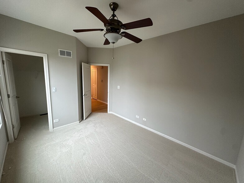 Building Photo - 603 Grosvenor Ln