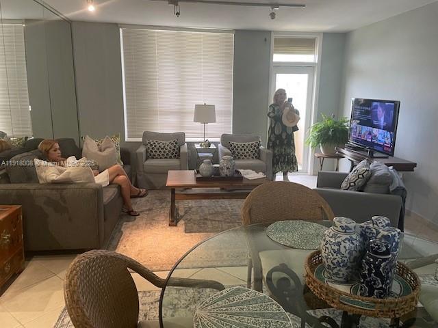 Building Photo - 10185 Collins Ave