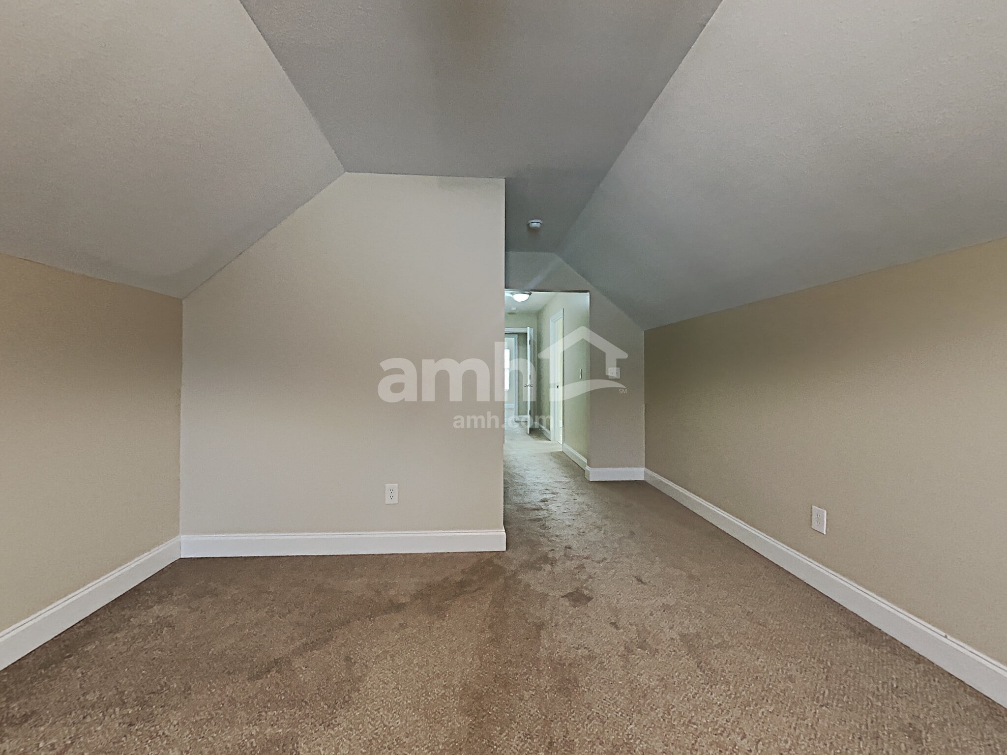 Building Photo - 8123 Chestnut Hill Ln