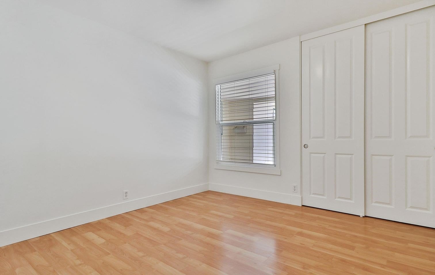 Building Photo - 1917 Hobart Dr