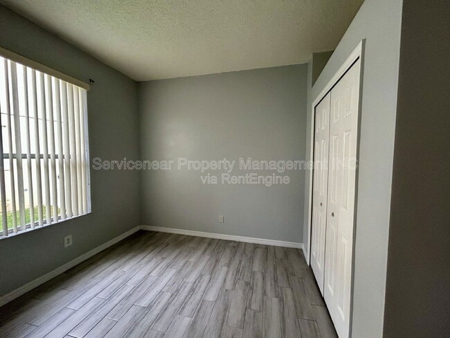 Building Photo - 10303 Beneva Dr