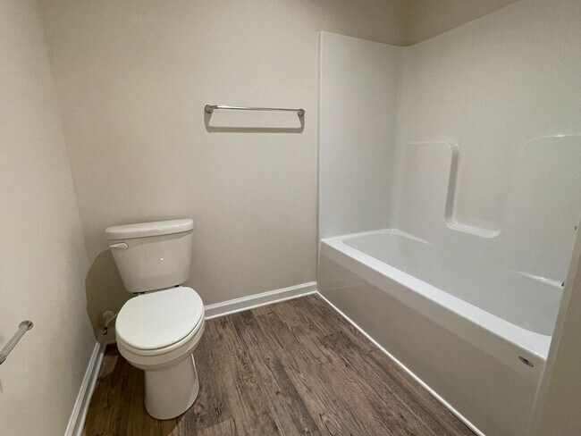 Building Photo - 1525 S Aspen St