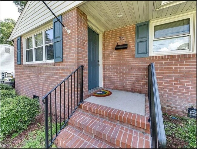 Building Photo - 3 bedroom /2 bathroom- Deer Park Grove