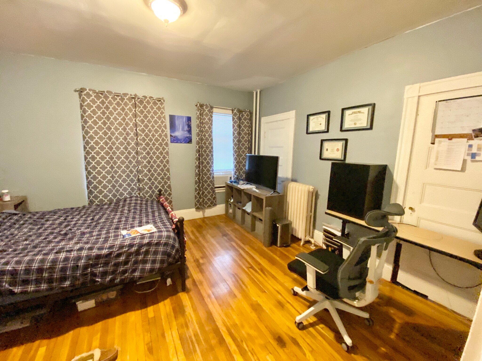 Building Photo - 10 Sachem St