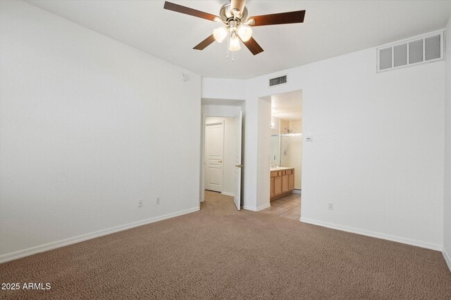 Building Photo - 15221 N Clubgate Dr