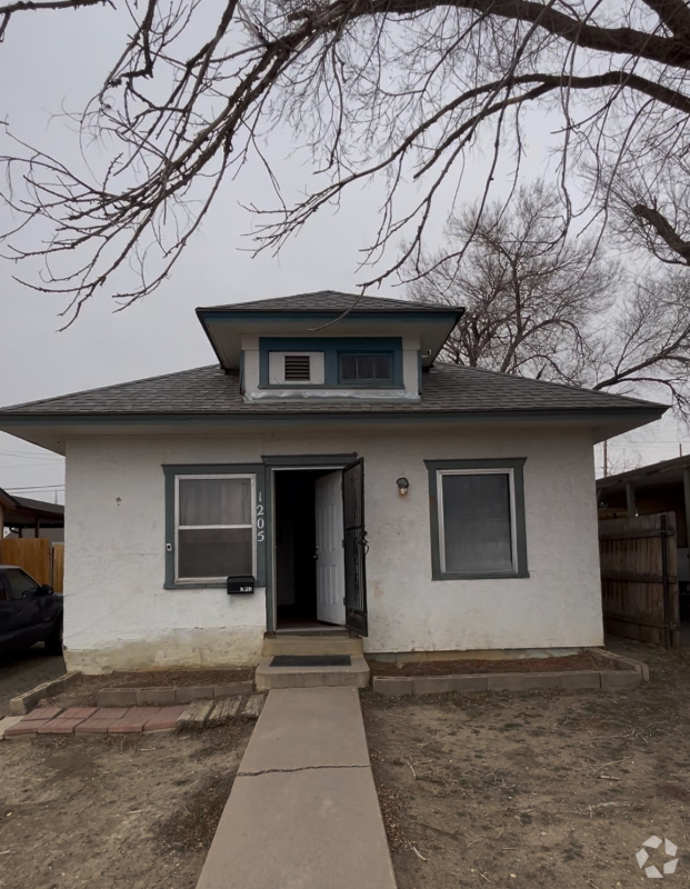 Building Photo - 1205 E 13th St