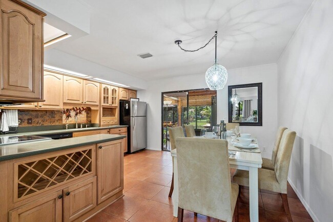 Building Photo - 1367 Riverside Cir