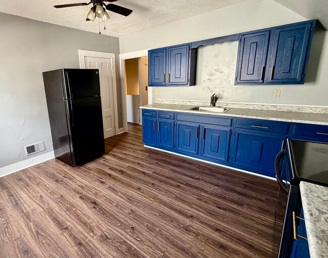 Building Photo - 86 Maplewood Ave