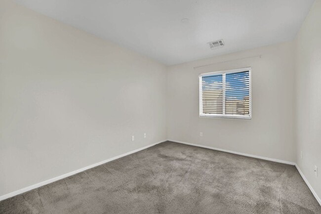 Building Photo - Cute 3 bedroom 1 car garage 2 story home!