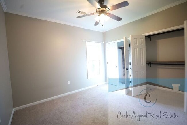 Building Photo - 4 bedroom 2 bath recently built home (Nett...