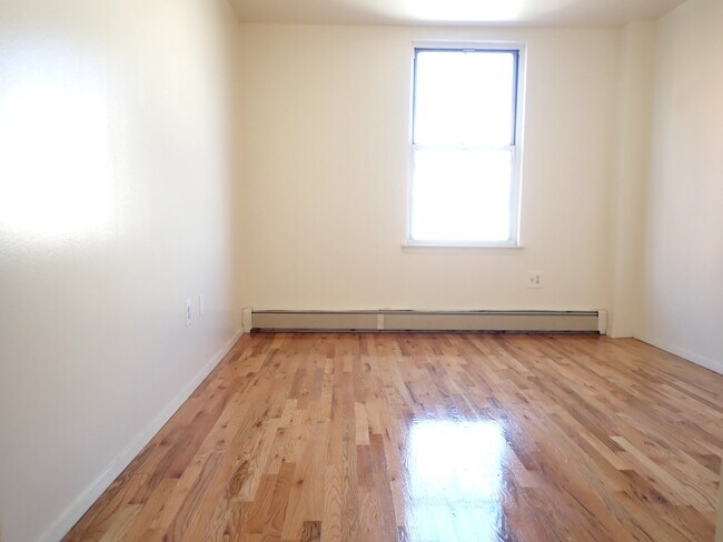Building Photo - 203 S Portland Ave