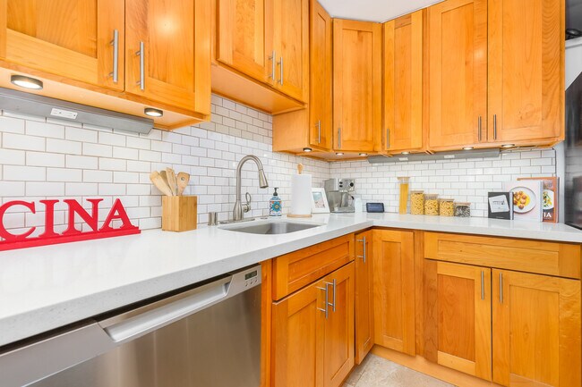 Building Photo - 3055 Pualei Cir