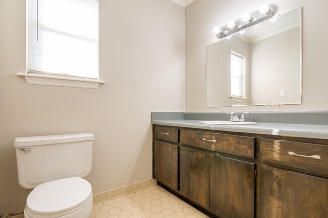 Building Photo - 424 Evans Mill Dr