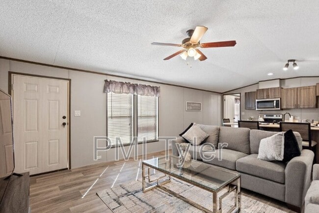 Building Photo - 119 Sugar Maple Ln