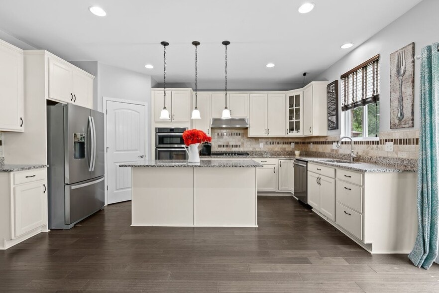 Building Photo - 49645 Hartwick Dr