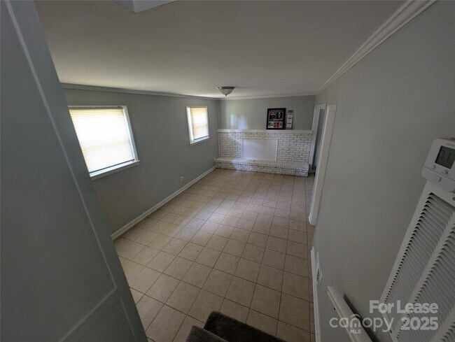 Building Photo - 5713 Barrington Dr