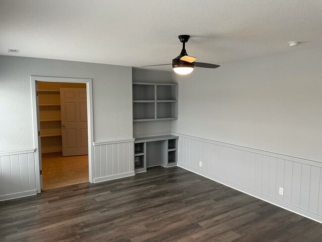 Building Photo - 9969 Glen Rd