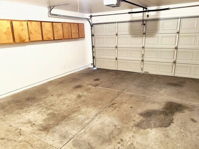 Building Photo - Great Location! Lovely 3Bedroom Plus/ 2Bathroom Chandler Home!