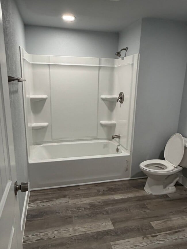 Building Photo - Spacious 3-Bed + Flex Room on Private Fenced 2 Acres, Huge Shop